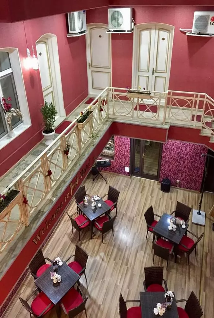 Jireh Baku Hotel_shabavizparvaz_01.jpg